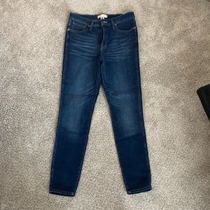 Madewell 29” High Rise Skinny dark wash jeans